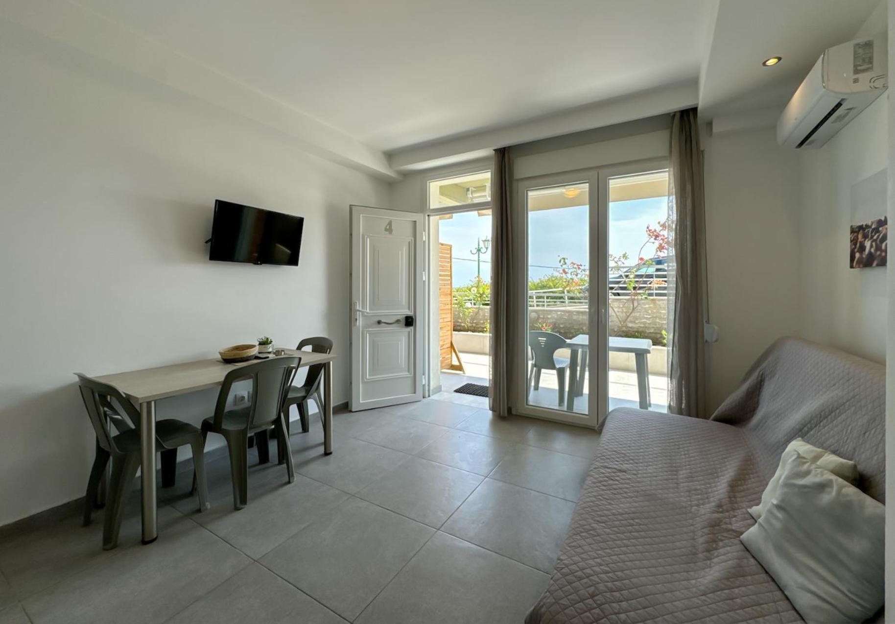 Blue Horizon 6 Apartment Nea Kallikrateia Ngoại thất bức ảnh