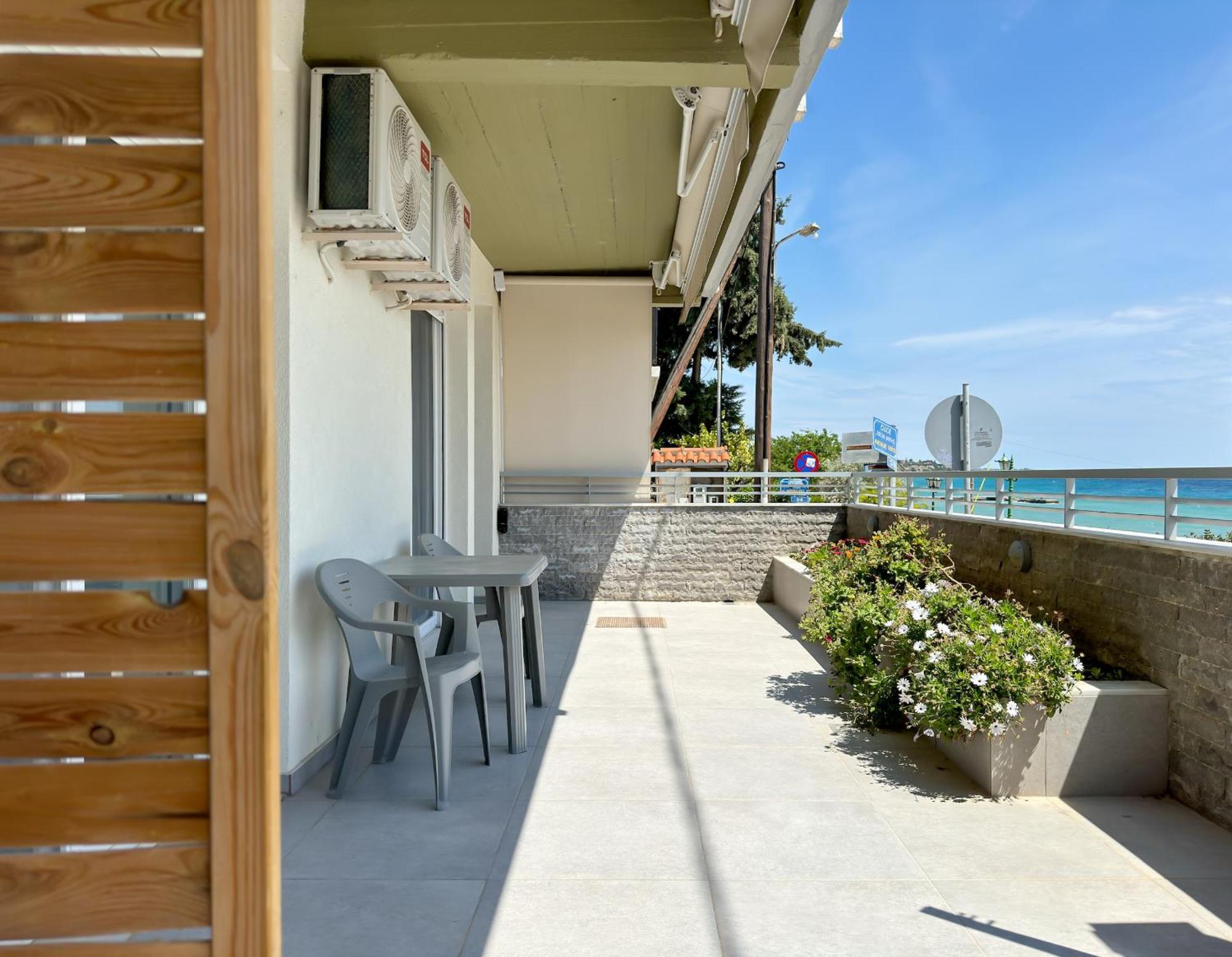 Blue Horizon 6 Apartment Nea Kallikrateia Ngoại thất bức ảnh