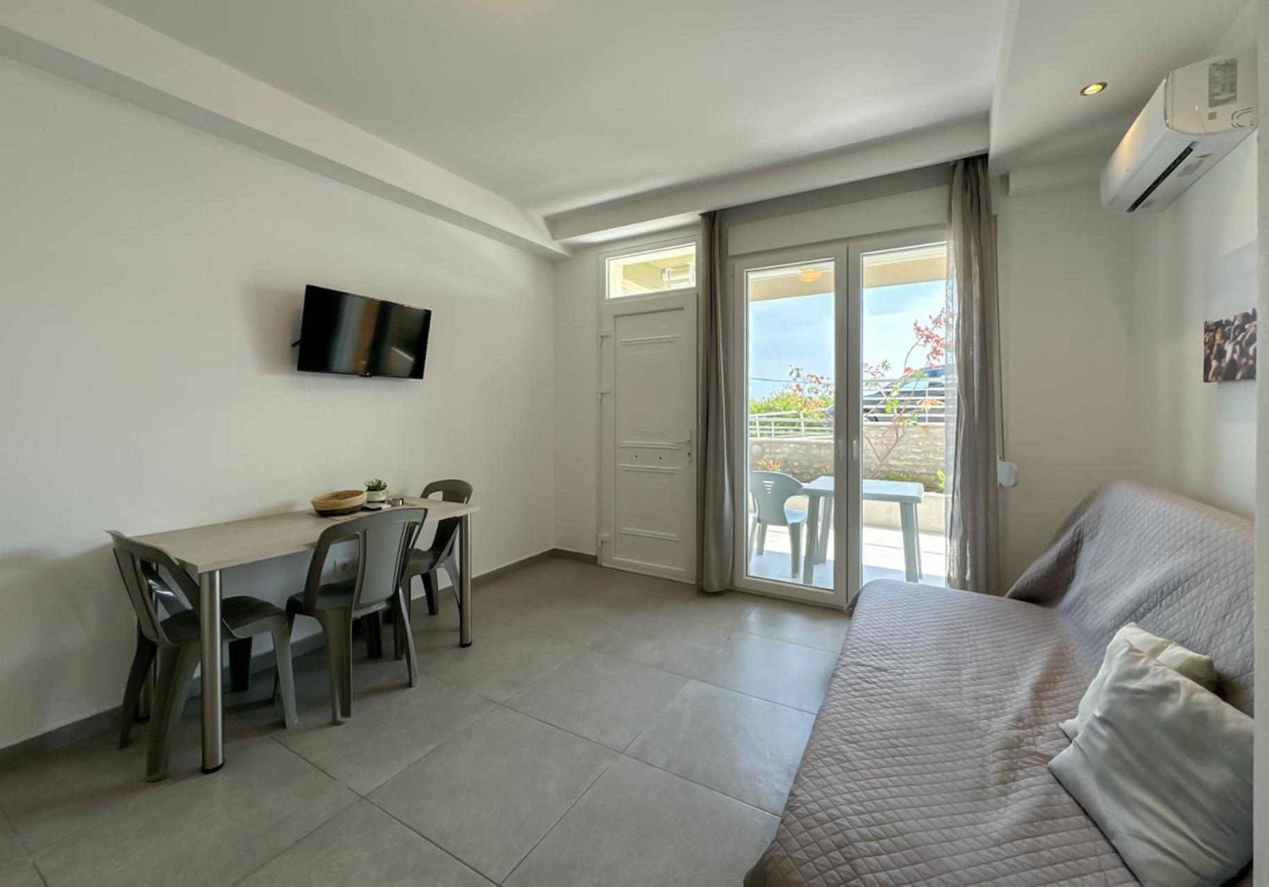 Blue Horizon 6 Apartment Nea Kallikrateia Ngoại thất bức ảnh